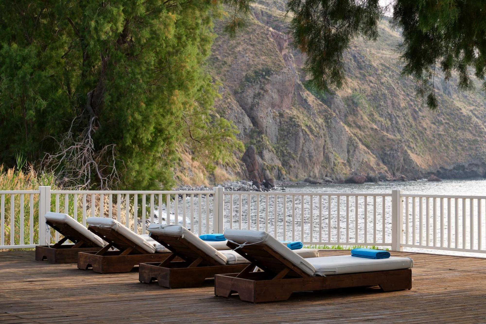 Aphrodite Hotel Mithymna Exterior photo